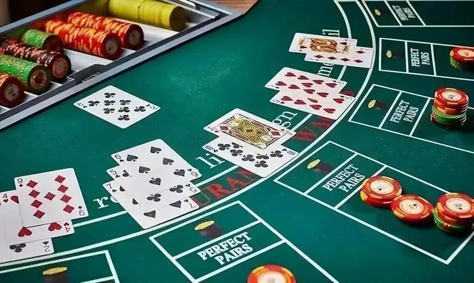 Pengguna membaca pengaturan data akun